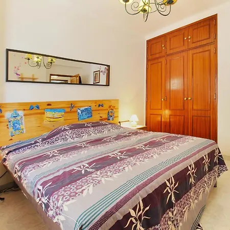 1 Quarto, Bbq, Terraco, Perto Praia, Prestige For